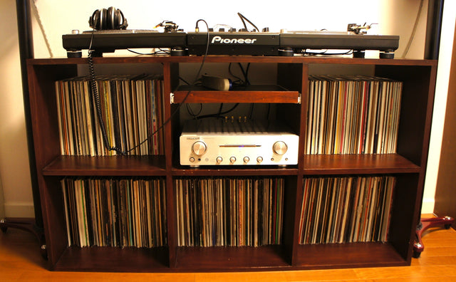 DJブースの高さとサイズは、ご自宅で測って決めました