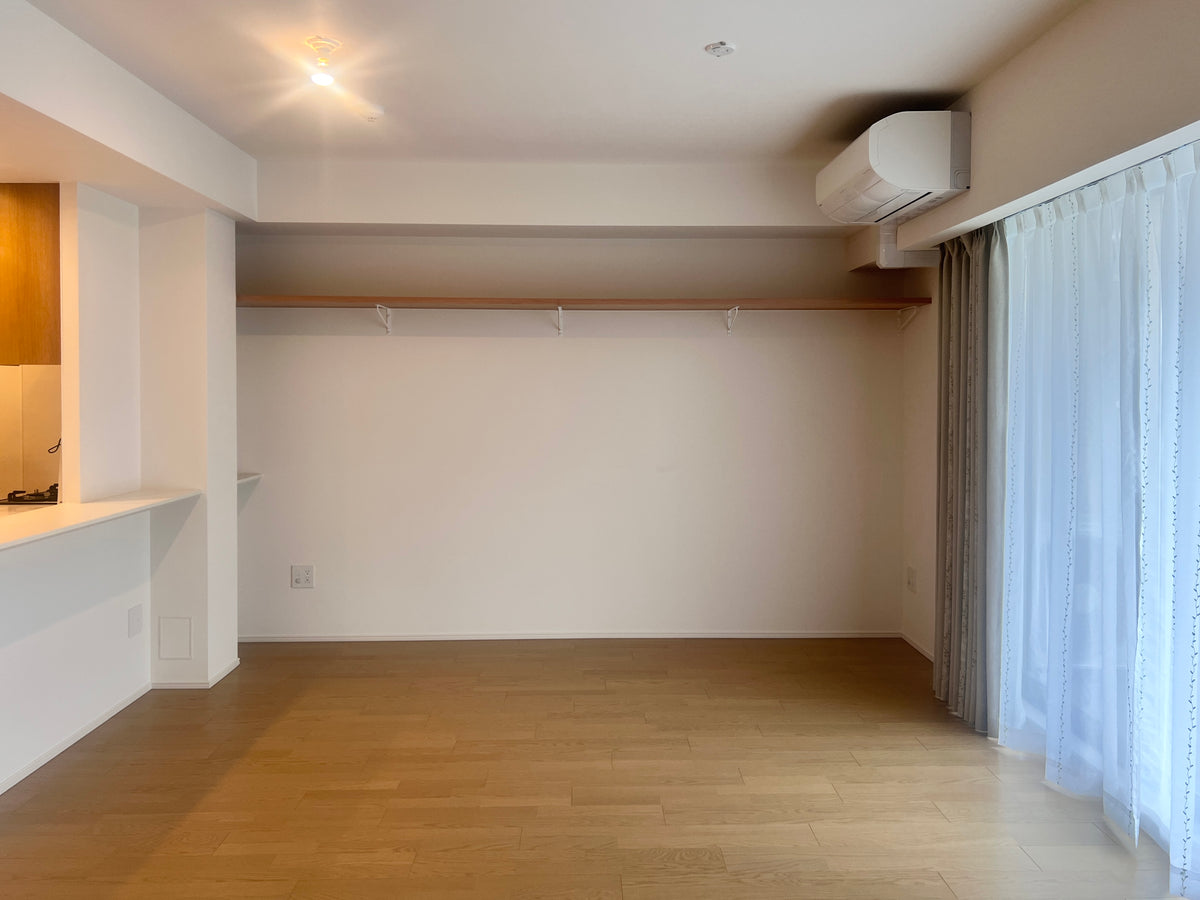 壁面棚板。正面からの全景。チェリー材。製作事例写真。