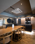 ダイニングテーブル。キッチン全景。オーク材。SEIRYU CAFE。事例写真。