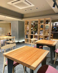 ダイニングテーブル。縦長。スギ一枚板。SEIRYU CAFE。事例写真。