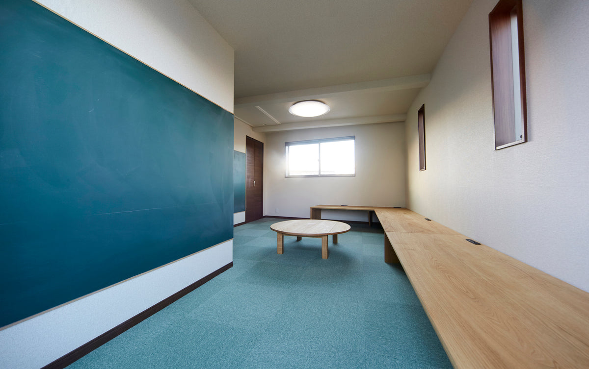 ローテーブル。クリ材。全景２。オーダーメイド家具事例写真。