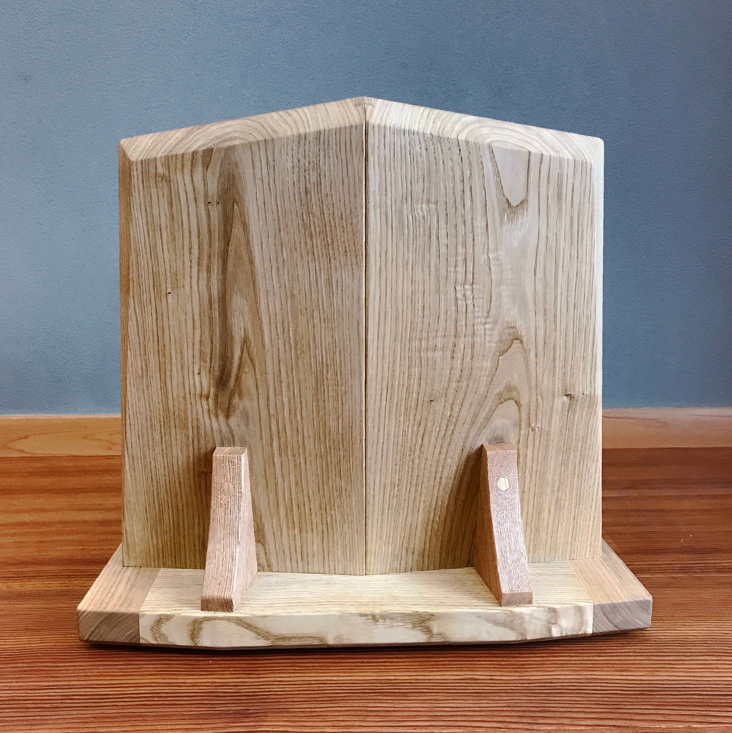 座椅子。背面画像。オーダーメイド家具事例写真。