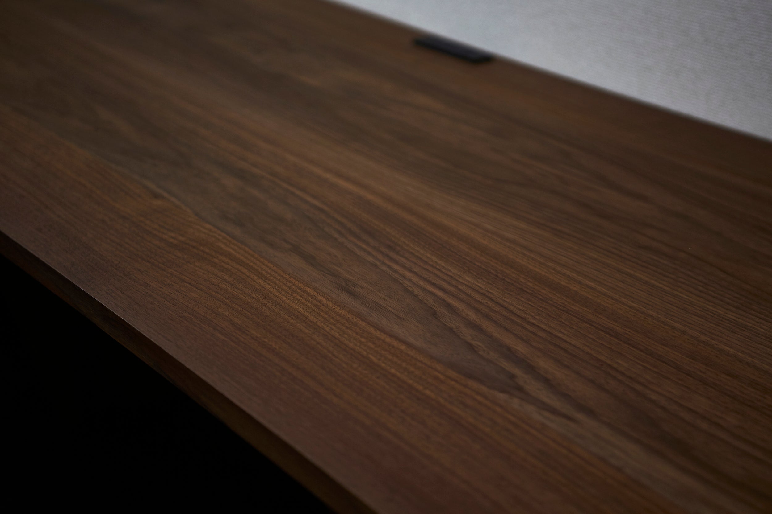 カウンターデスク。ウォールナット一枚板。アップ。オーダーメイド家具事例写真。