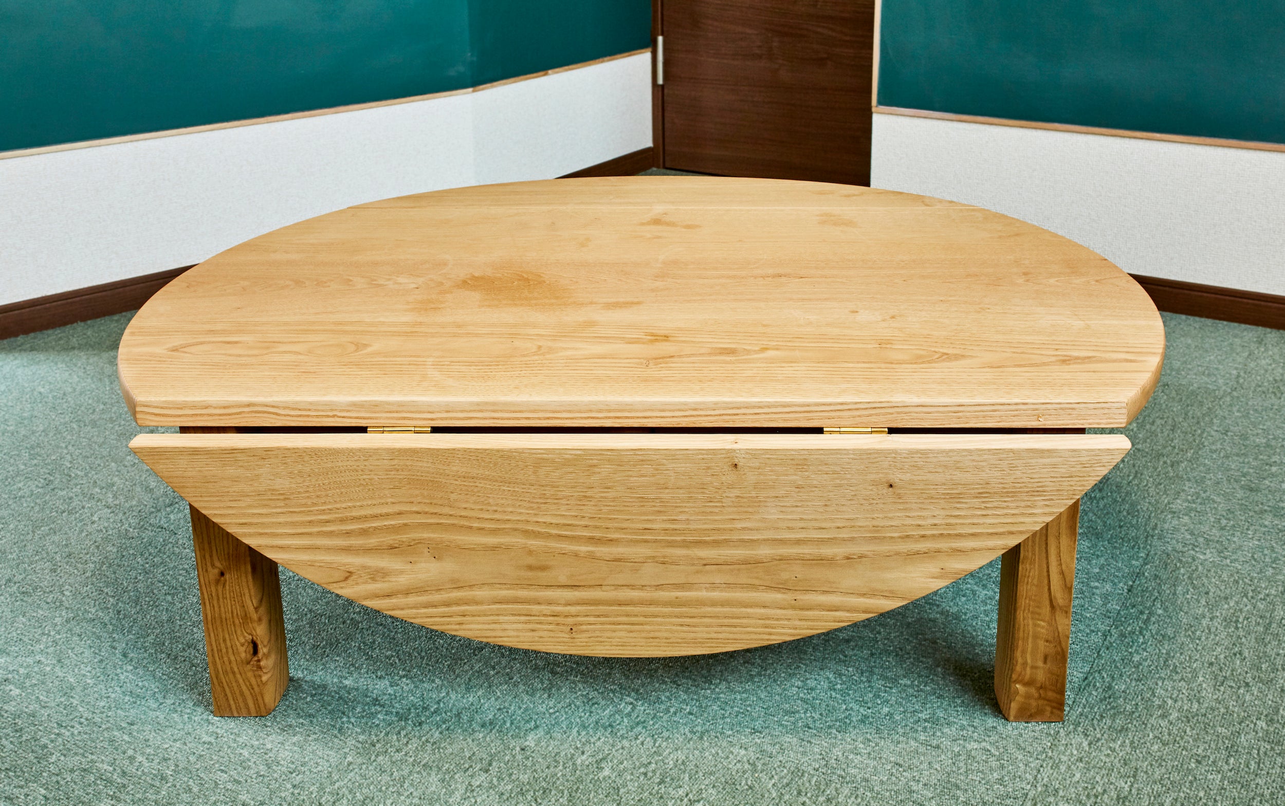 ちゃぶ台。クリ材。折りたたみ時。オーダーメイド家具事例写真。