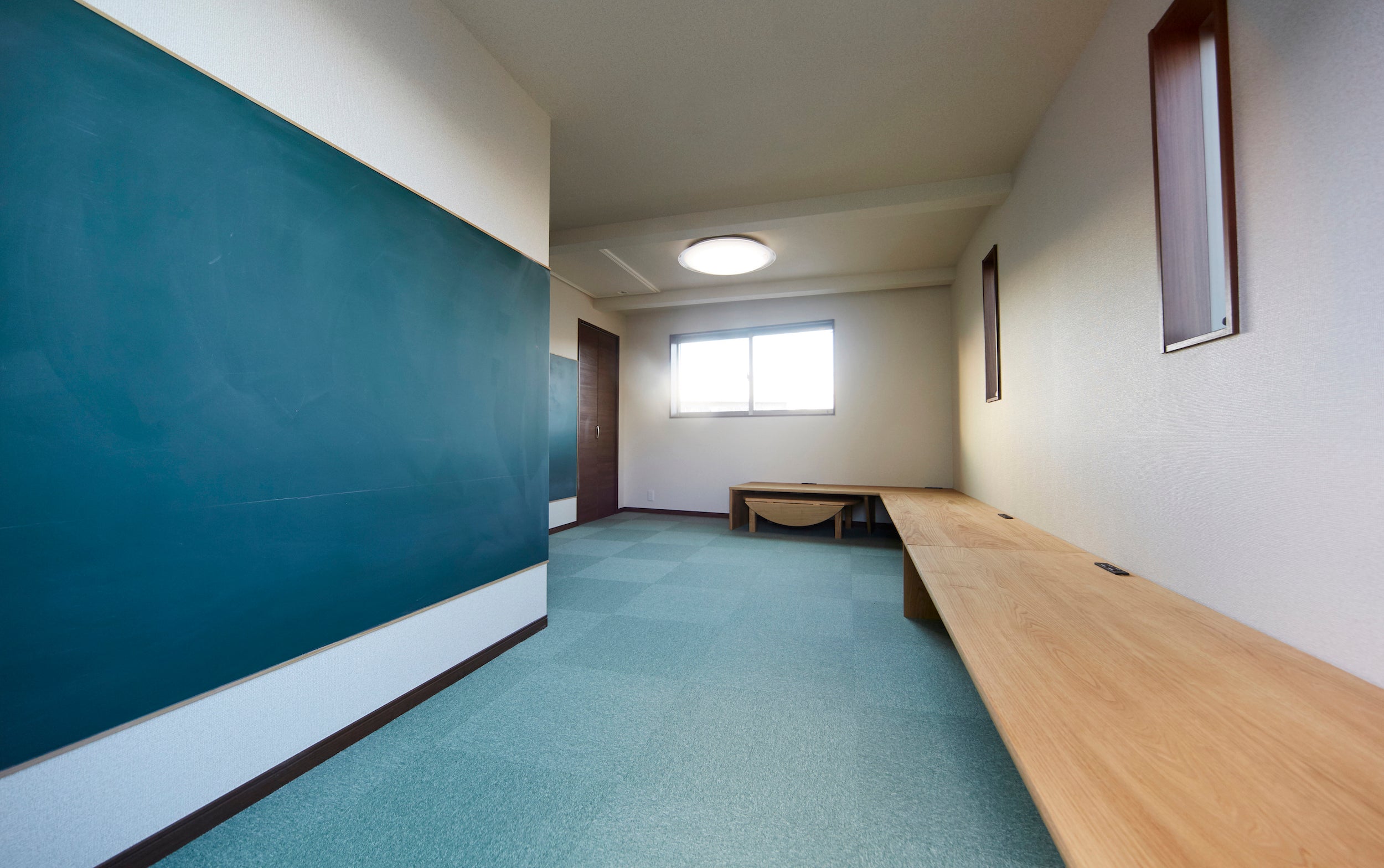 ちゃぶ台。クリ材。収納時。オーダーメイド家具事例写真。