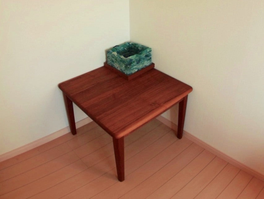 事例写真1。サイズも用途もリメイク。ウォールナットのローテーブル。