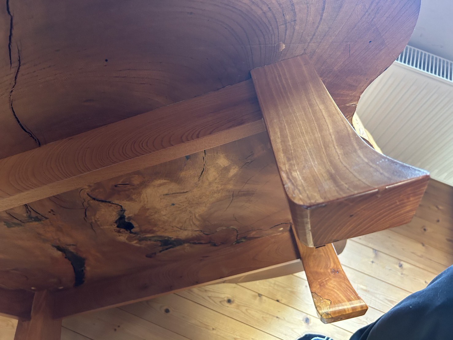 脚部before。リメイクテーブル。ケヤキ一枚板。事例写真。
