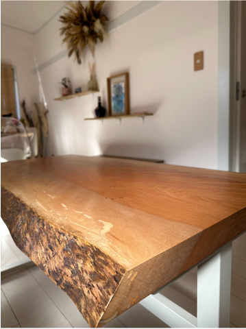 ソファに合わせた高さ！ミズメザクラの一枚板テーブル