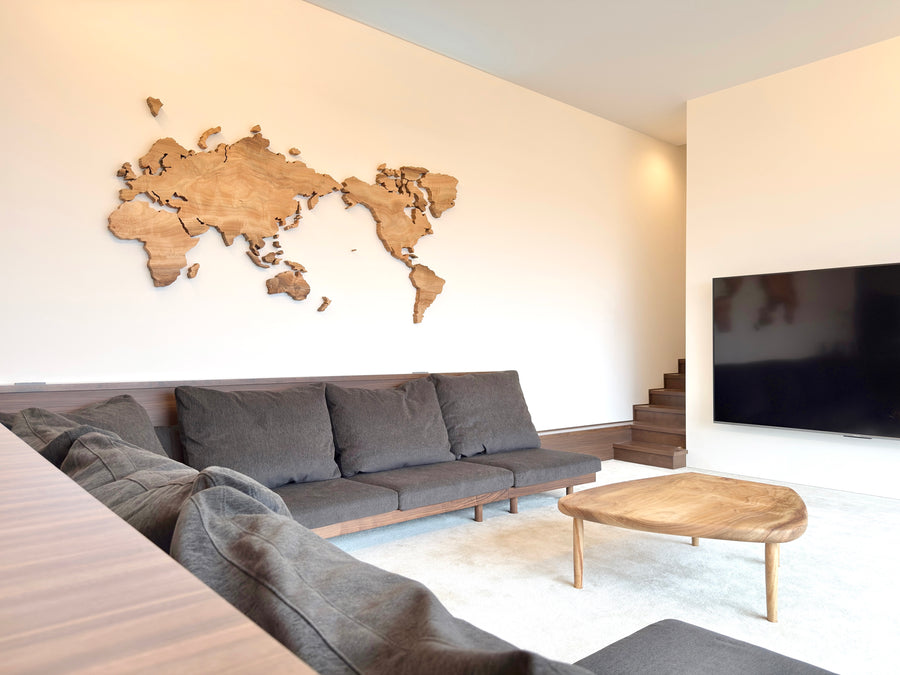 クス材の世界地図。全景下目から。オーダーメイド家具事例写真。