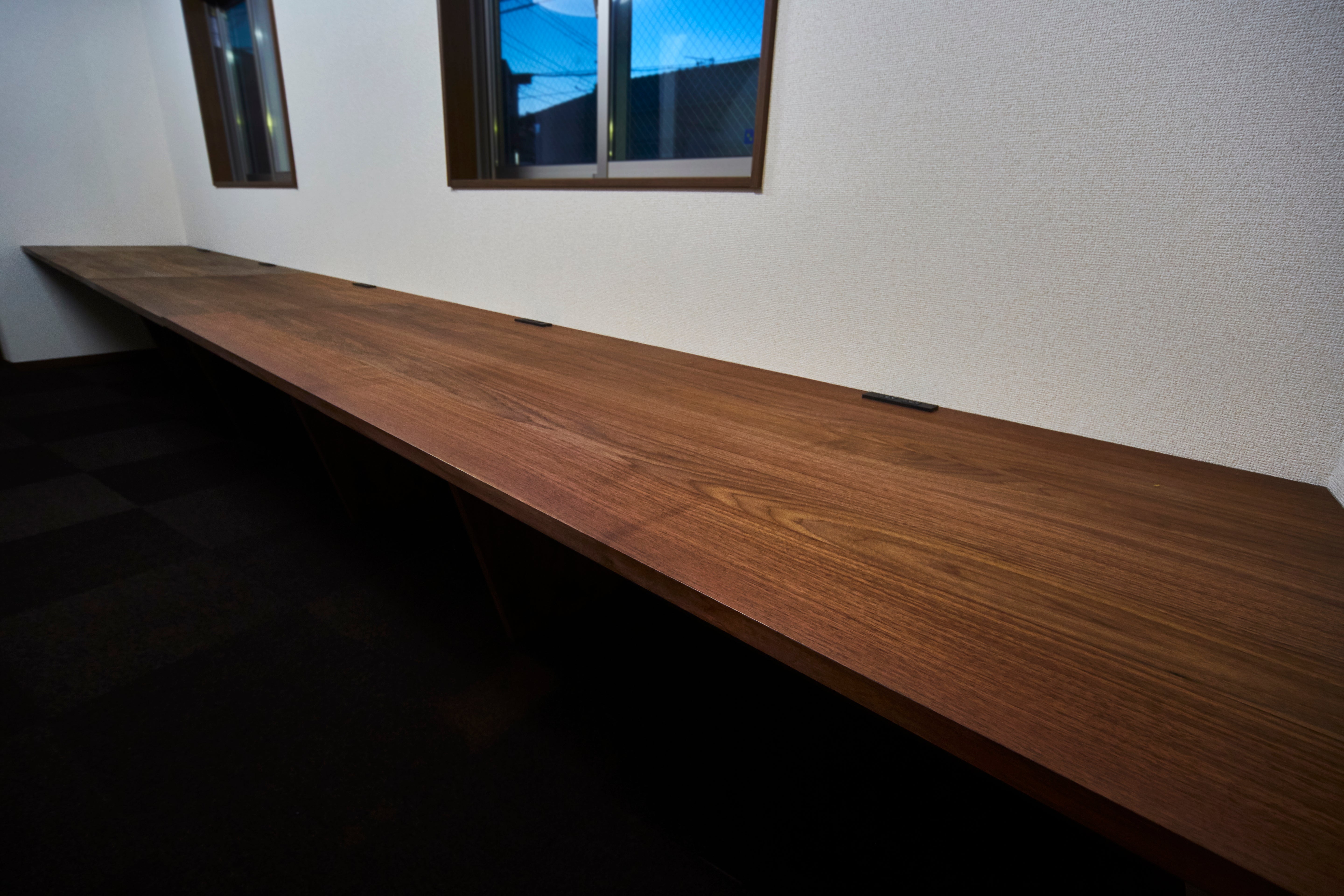 カウンターデスク。ウォールナット一枚板。天板のみ。オーダーメイド家具事例写真。
