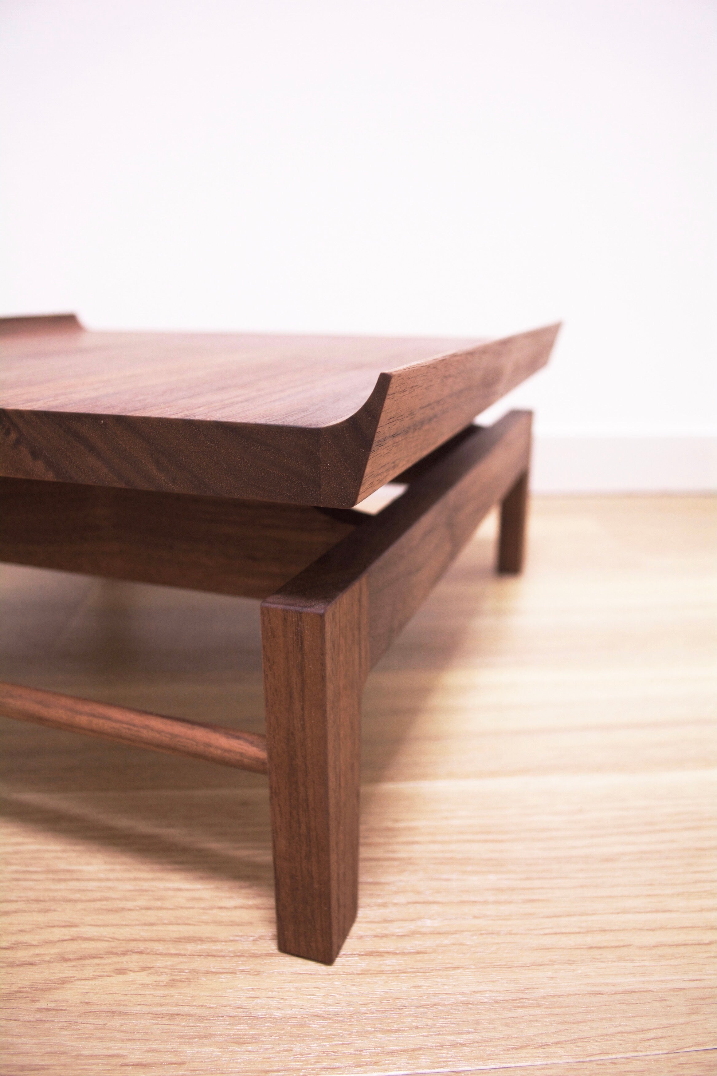 事例写真5。サイズも用途もリメイク。ウォールナットのローテーブル。