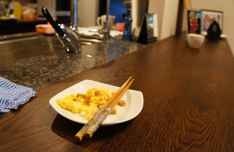 キッチンのサイズにぴったり！ナラのカウンターテーブル