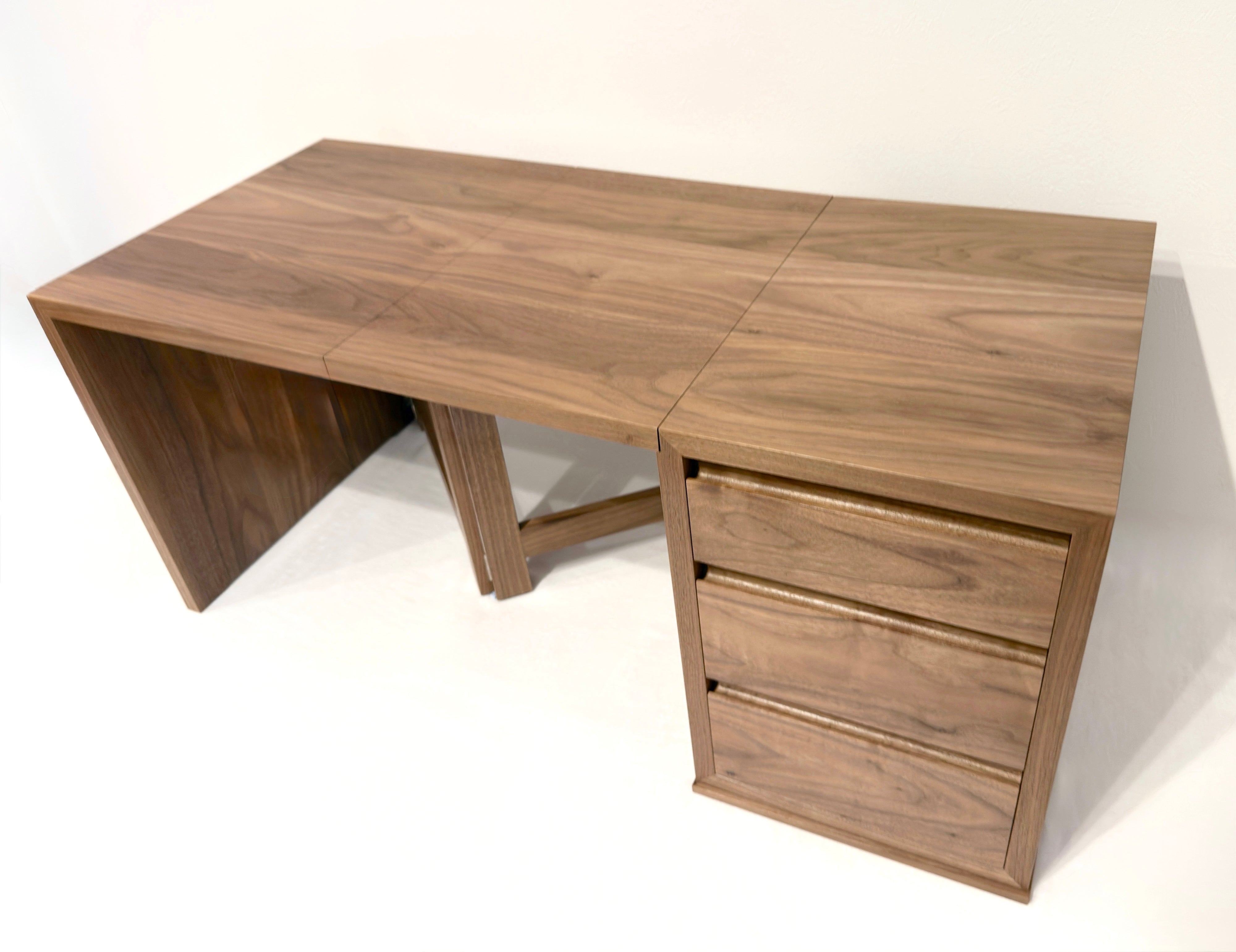 折りたたみ化粧台。斜め上からの全景。オーダーメイド家具事例写真。