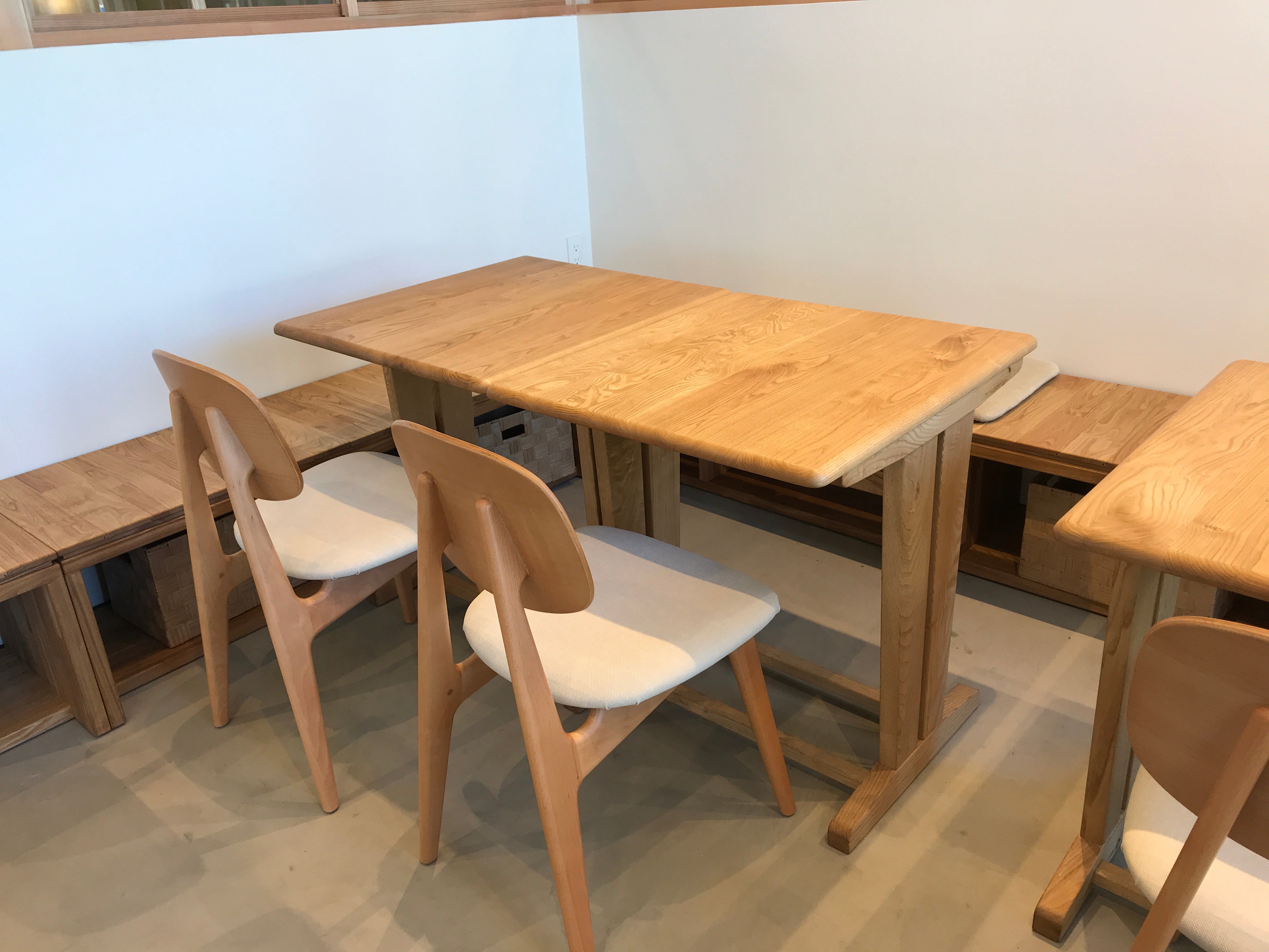 「茶の間」様。２人掛けテーブル。オーダーメイド家具事例写真。