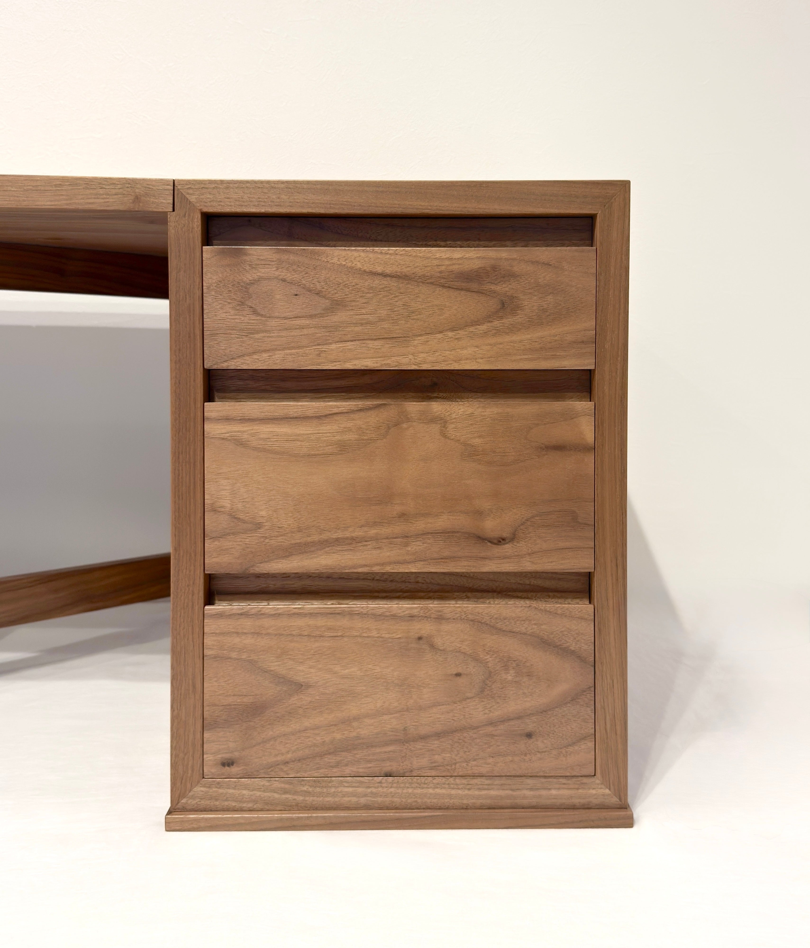 折りたたみ化粧台。引き出し部正面。オーダーメイド家具事例写真。