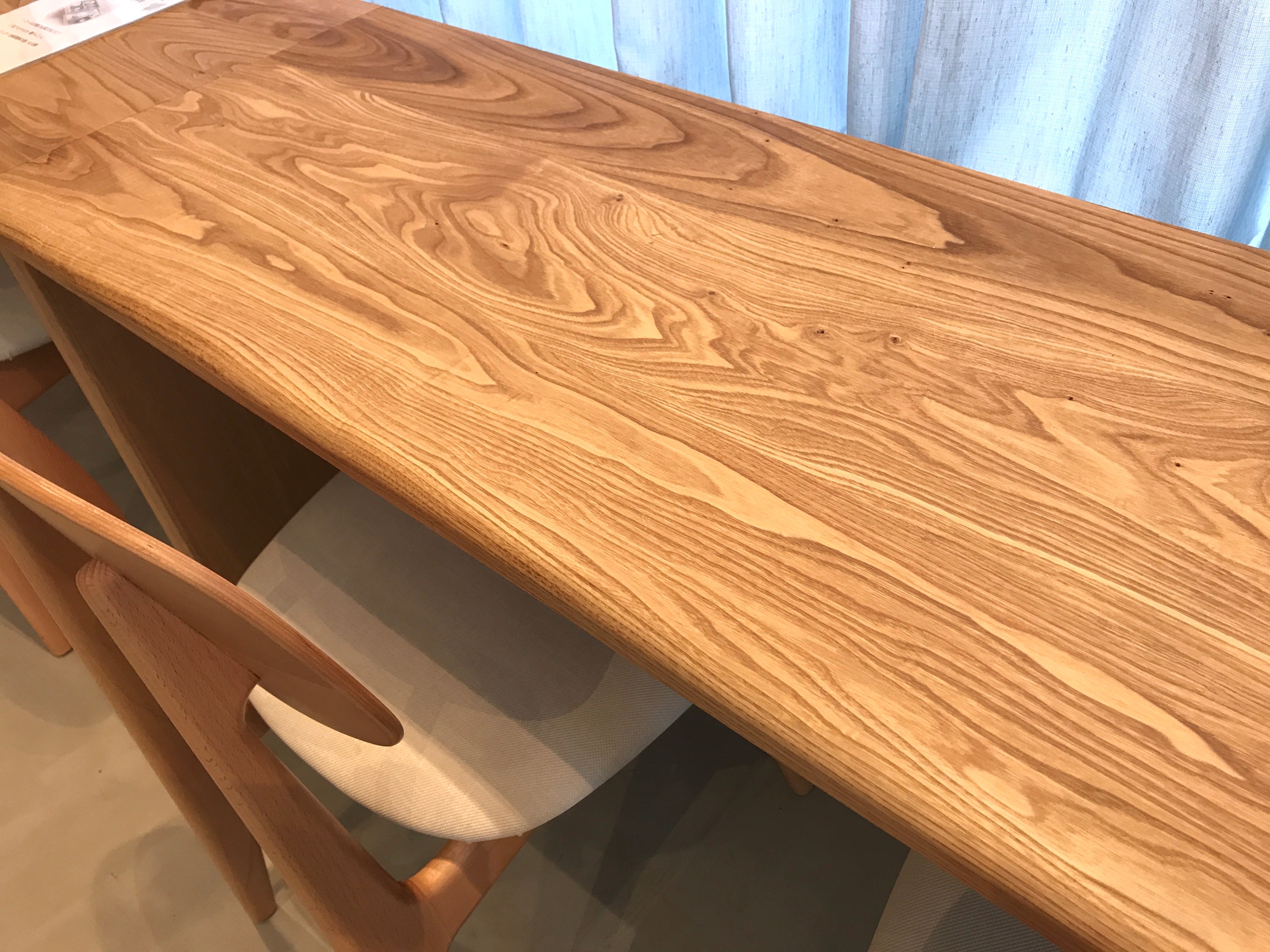 「茶の間」様。テーブル。アップ。オーダーメイド家具事例写真。