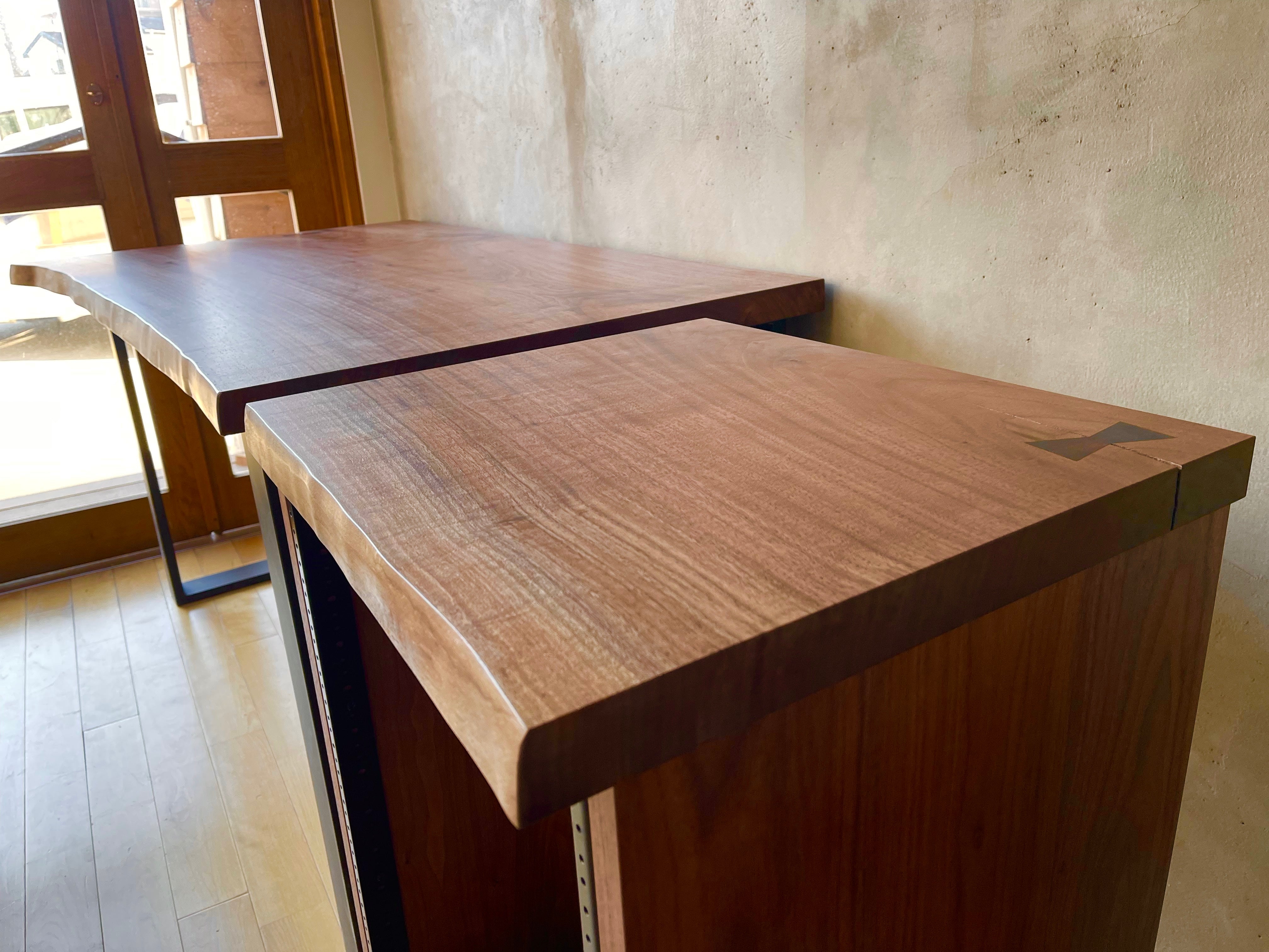 クリエイティブな仕事に！ウォールナット一枚板デスク