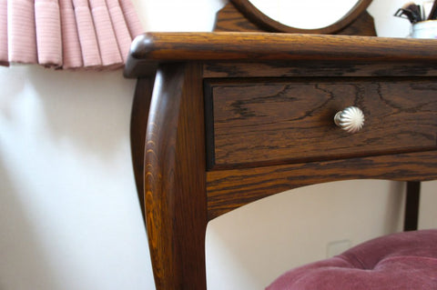 自分自身ともっと向き合う場所を。猫脚ドレッサー