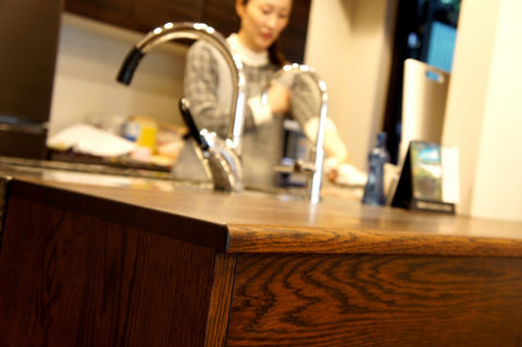 キッチンのサイズにぴったり！ナラのカウンターテーブル