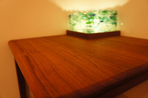 オリジナルランプ専用、ウォールナット材のローテーブル