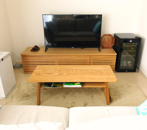 天板の上にモノを置かない。収納付きセンターテーブル