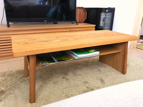 天板の上にモノを置かない。収納付きセンターテーブル