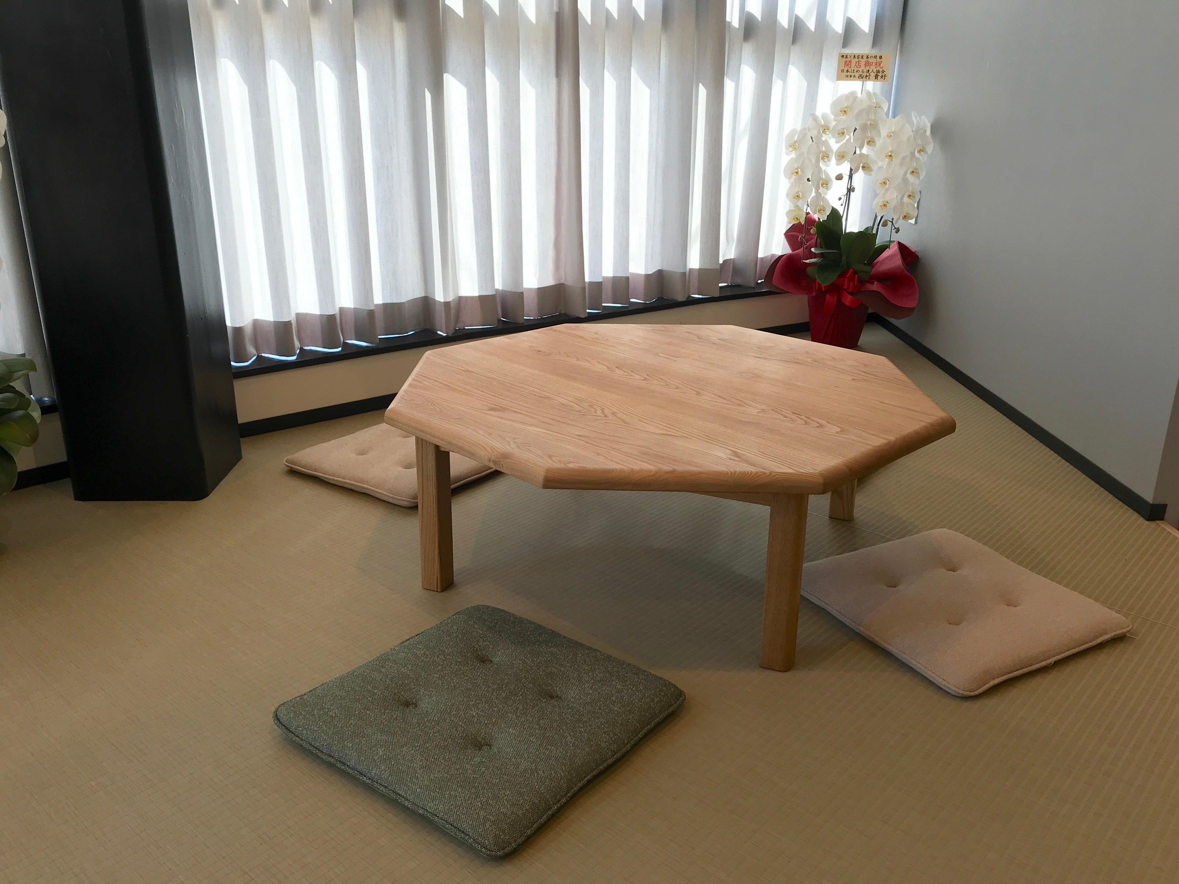 「茶の間」様。八角形テーブル。単体２。オーダーメイド家具事例写真。