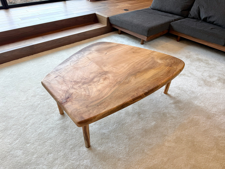 クス材のローテーブル。上から。オーダーメイド家具事例写真。