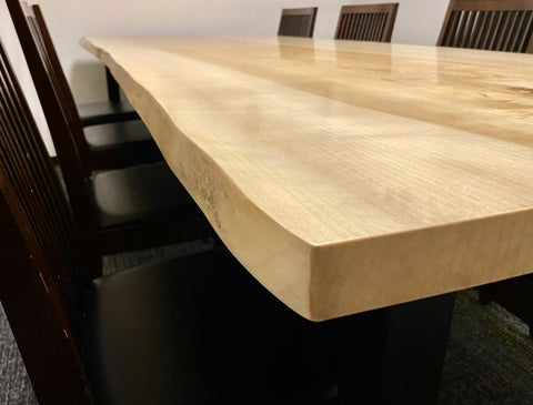 『割烹 阿吽』VIP室用イチョウの一枚板テーブル