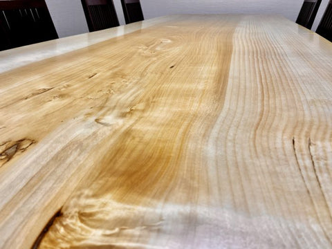 『割烹 阿吽』VIP室用イチョウの一枚板テーブル