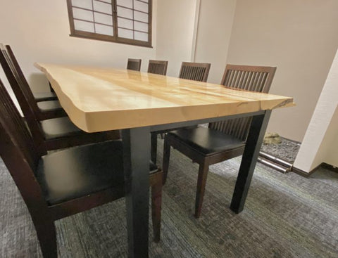 『割烹 阿吽』VIP室用イチョウの一枚板テーブル