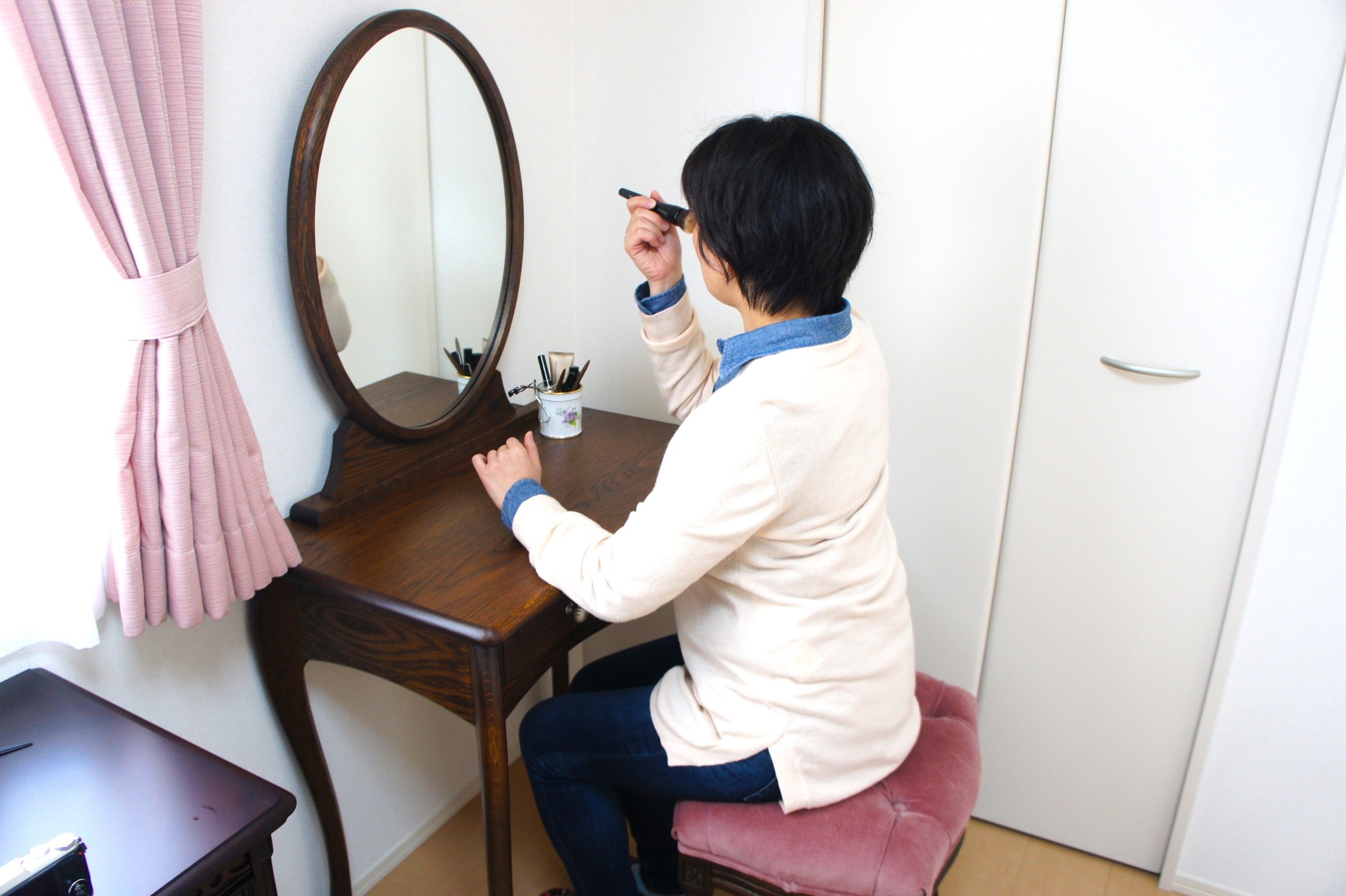 自分自身ともっと向き合う場所を。猫脚ドレッサー