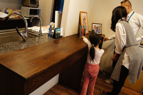 キッチンのサイズにぴったり！ナラのカウンターテーブル