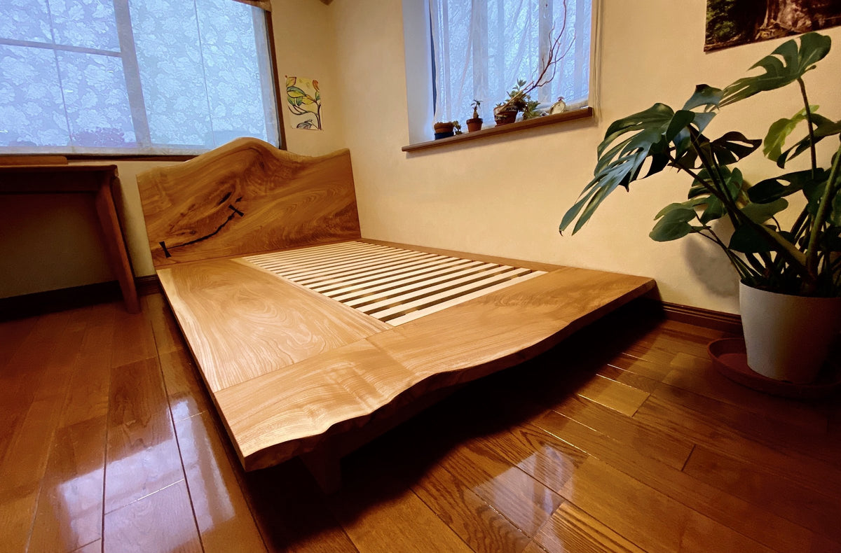ケヤキの一枚板ベッド